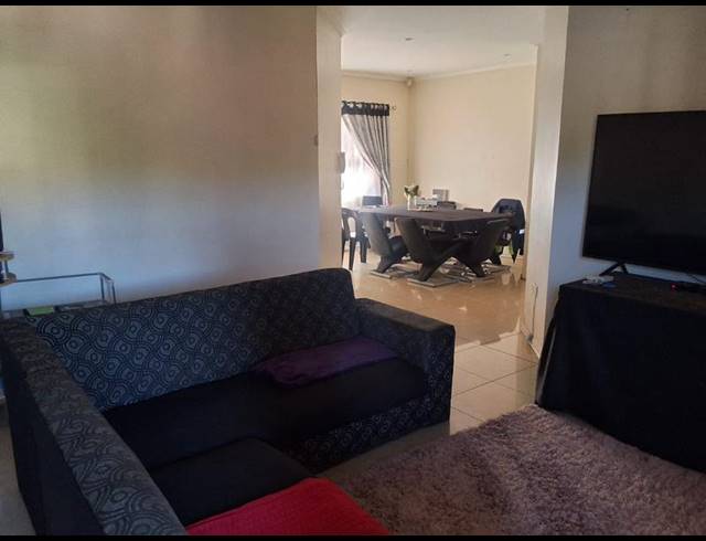 3 BEDROOM TOWNHOUSE FOR SALE IN NORTHDENE